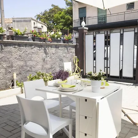 A Due Passi Dal Duomo Holiday home Acireale